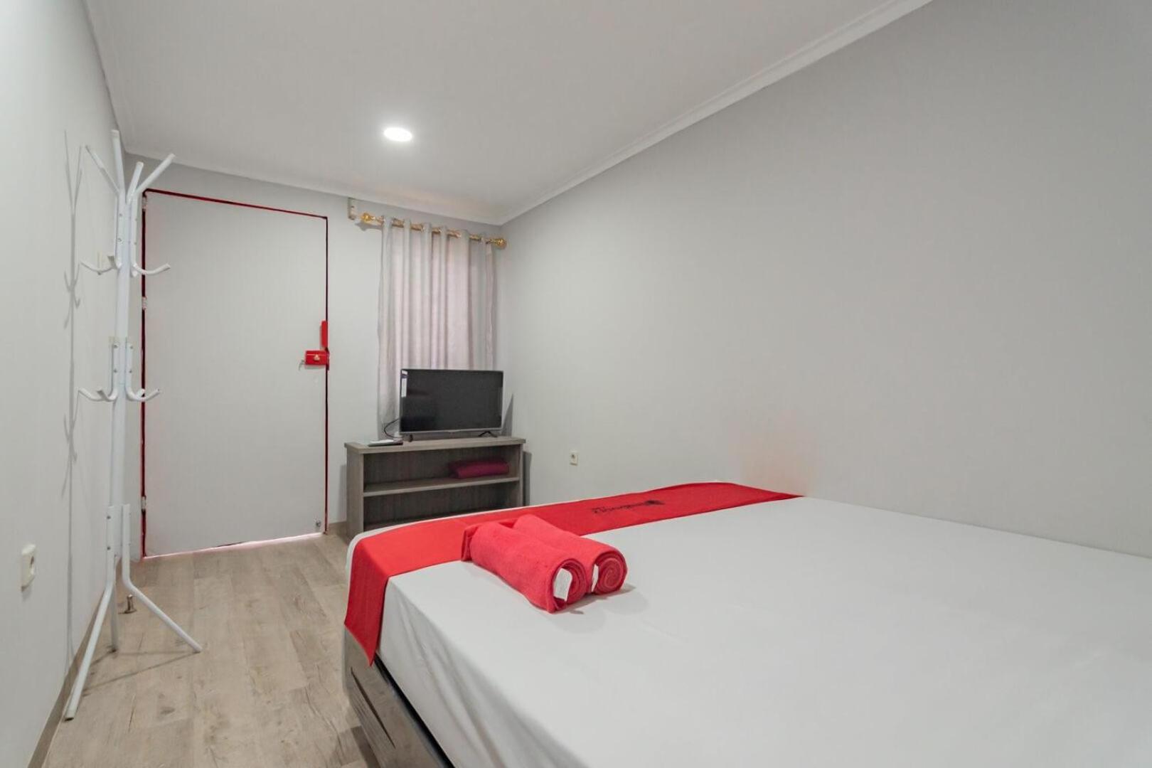 Reddoorz Plus Near Lembang Park & Zoo Extérieur photo